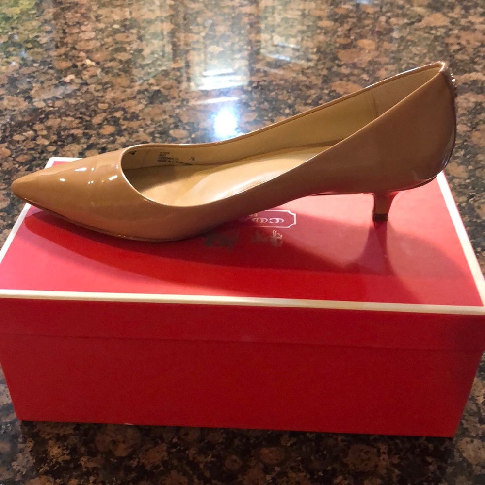 Coach nude patent kitten heels size 7M!